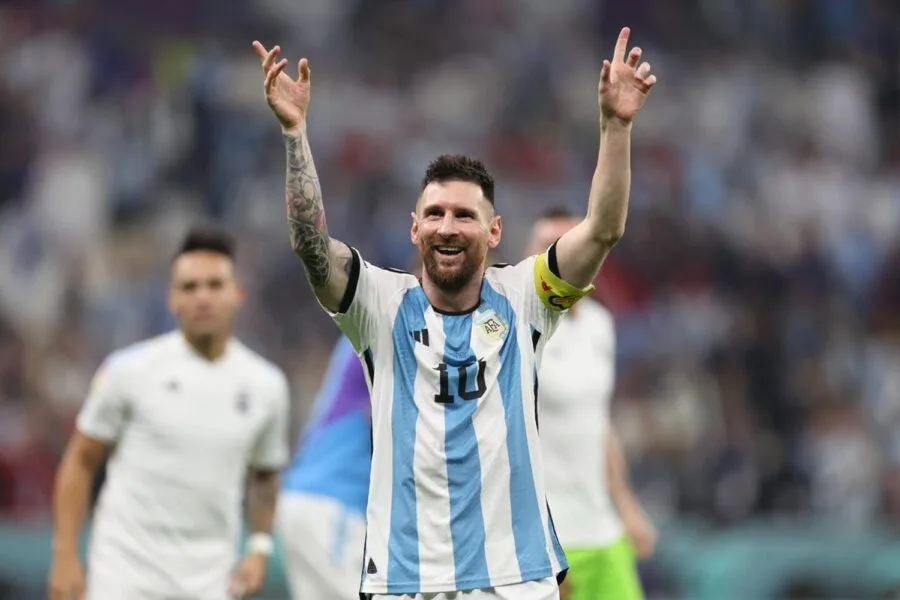 Messi lidera reação histórica e coloca a Argentina nas quartas da Copa do Mundo