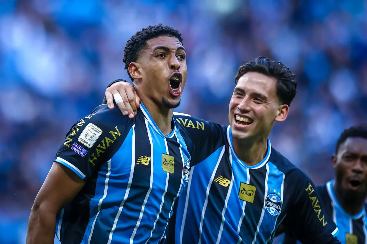 Wallace se firma como pilar do Grêmio após nove partidas ininterruptas